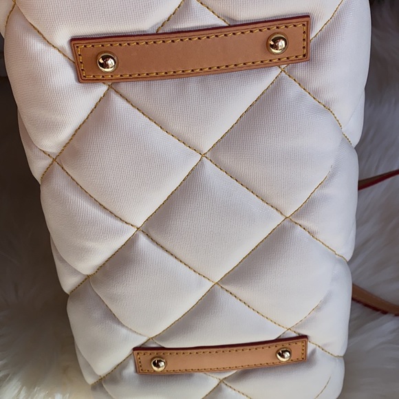 Dooney and Bourke 💯% Authentic - Picture 7 of 7